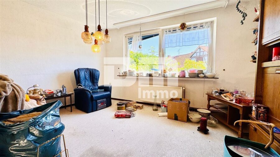 2 Einfamilienhäuser in gesuchter Wohnlage mit viel Potenzial zum Paketpreis - Haus massiv OG Wohnzimmer